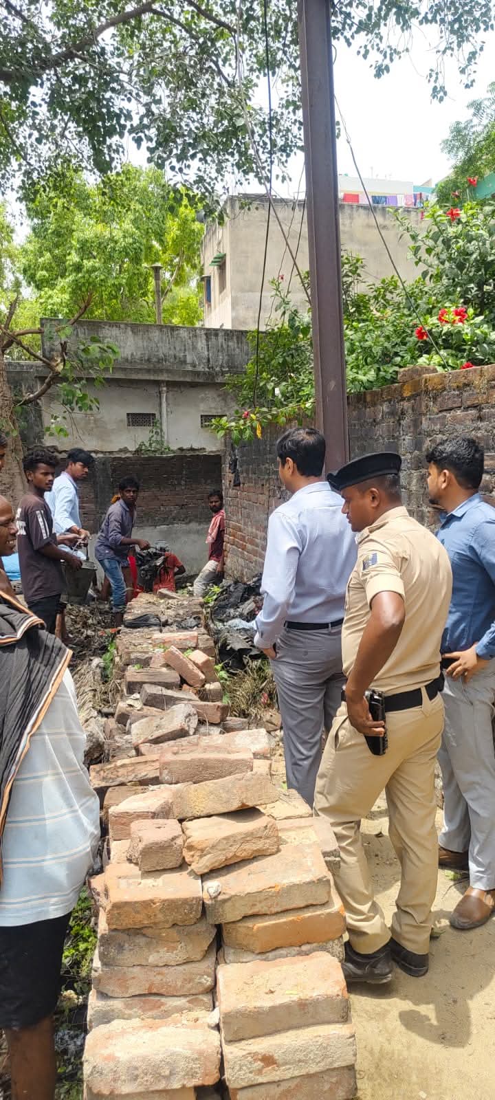 “गया में मानसून से पहले अलर्ट मोड में निगम” – कुजापी नाला पर खुद उतरे नगर आयुक्त, दी सख्त डेडलाइन!