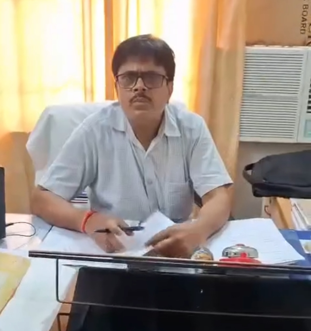 अतिक्रमण की शिकायत लेकर पहुंचे युवक का सीओ से विवाद,वीडियो बनाते ही भड़के सीओ! वीडियो वायरल”