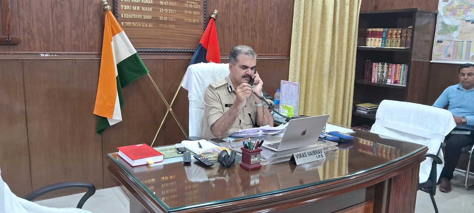 रिश्वत मांगना पड़ा भारी! गया के आईजी विकास वैभव का बड़ा एक्शन, दरोगा निलंबित; विभागीय जांच शुरू