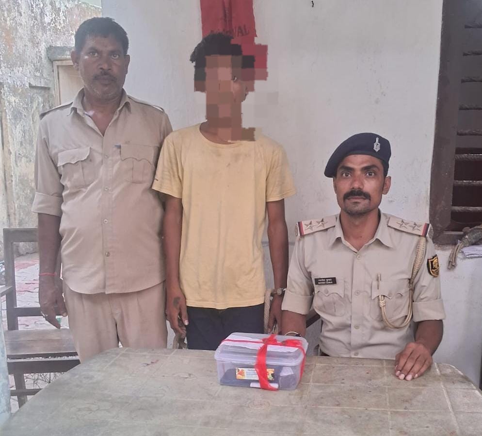 सोशल मीडिया पर ‘भौकाल’ दिखाना पड़ा भारी, हथियार के साथ फोटो-वीडियो वायरल करने वाला गिरफ्तार