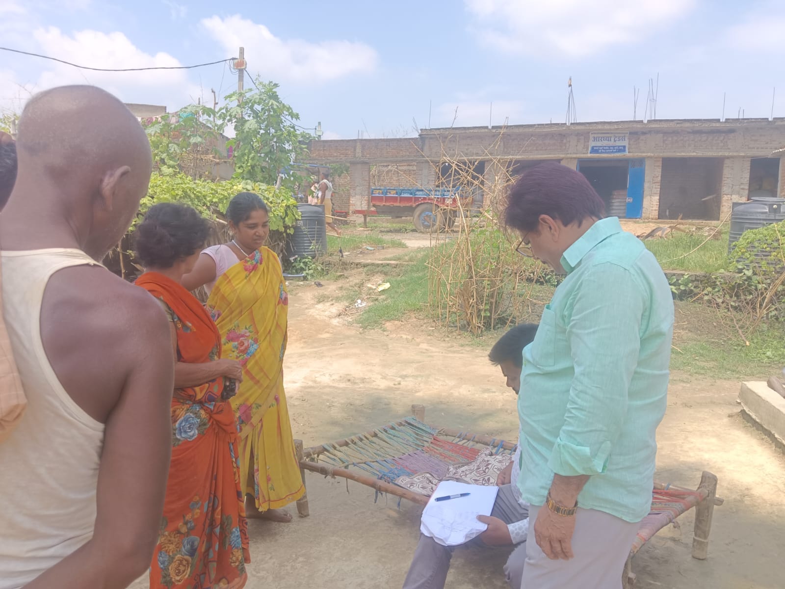 लाभुकों को कम अनाज देने पर सख्ती: आमस और बोधगया के दो पीडीएस डीलरों पर गिरी गाज,2 एमओ से 24 घंटे में स्पष्टीकरण