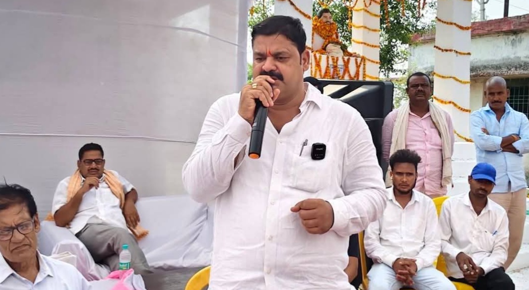 जमीन कब्जा और मारपीट मामले में प्रॉपर्टी डीलर भगत यादव गिरफ्तार, बेटे की तलाश में जुटी डोभी पुलिस