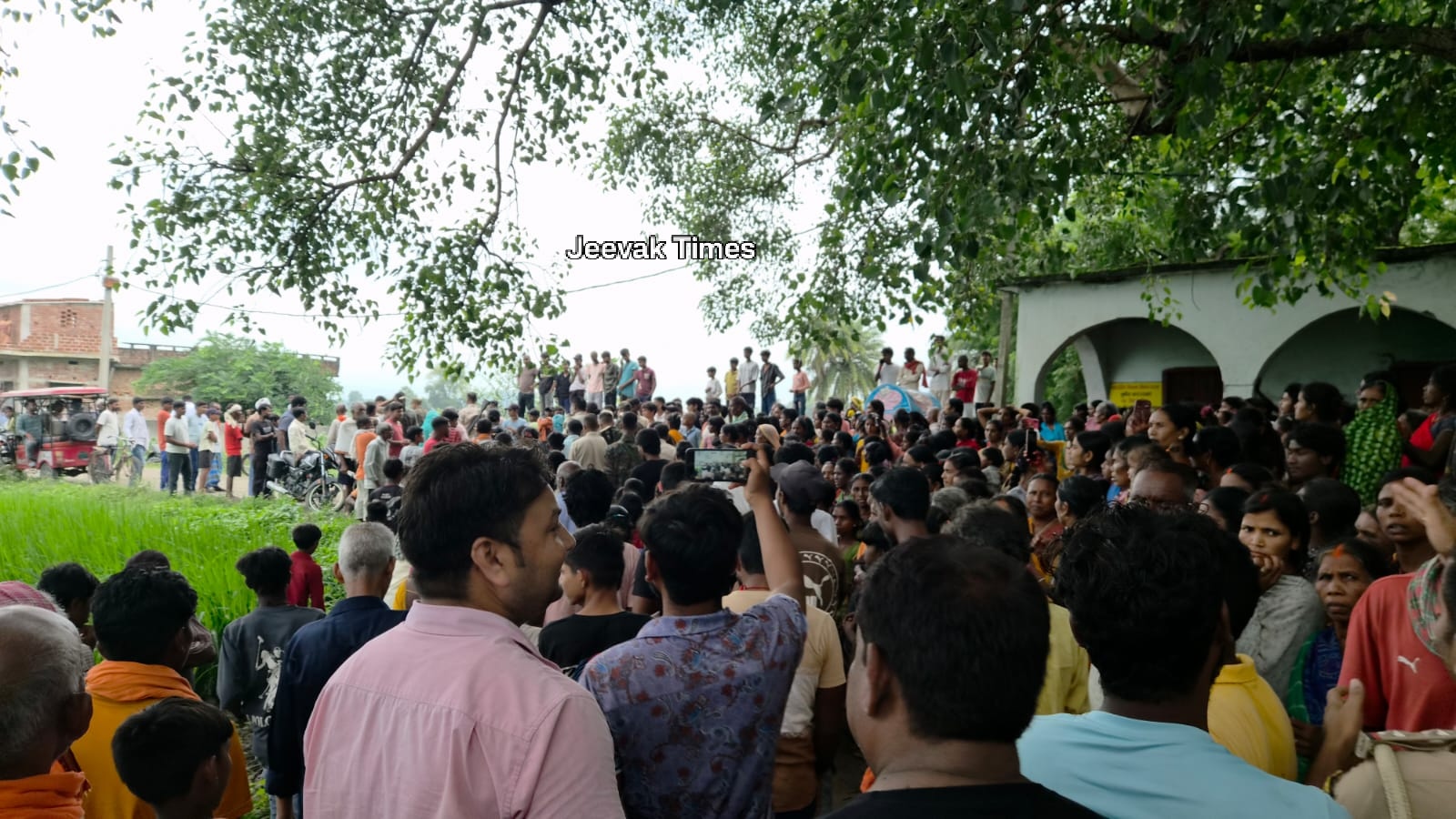 ‘डायन’ कौन? पता लगाने के लिए गांव में हुआ तंत्र-मंत्र, पुलिस पहुंची तो मच गया हड़कंप