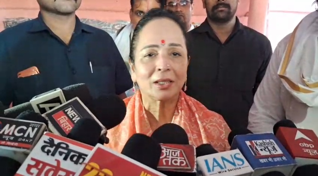 गया में बाला साहेब ठाकरे का पिंडदान: बहू स्मिता ठाकरे ने किया श्राद्ध-तर्पण, बोलीं—समाजसेवा करना हमारे हाथ में