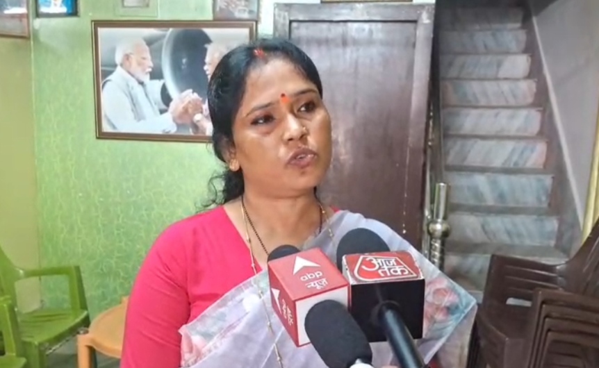 साड़ी में दौड़ी कविता तो गया में इमामगंज विधायक दीपा कुमारी ने किया सलाम, बोलीं- महिलाएं दुर्गा और लक्ष्मी का रूप